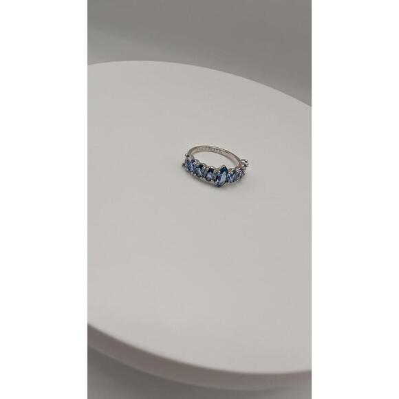 Silver Ring with Blue Gemstones Size 7 - Picture 7 of 8